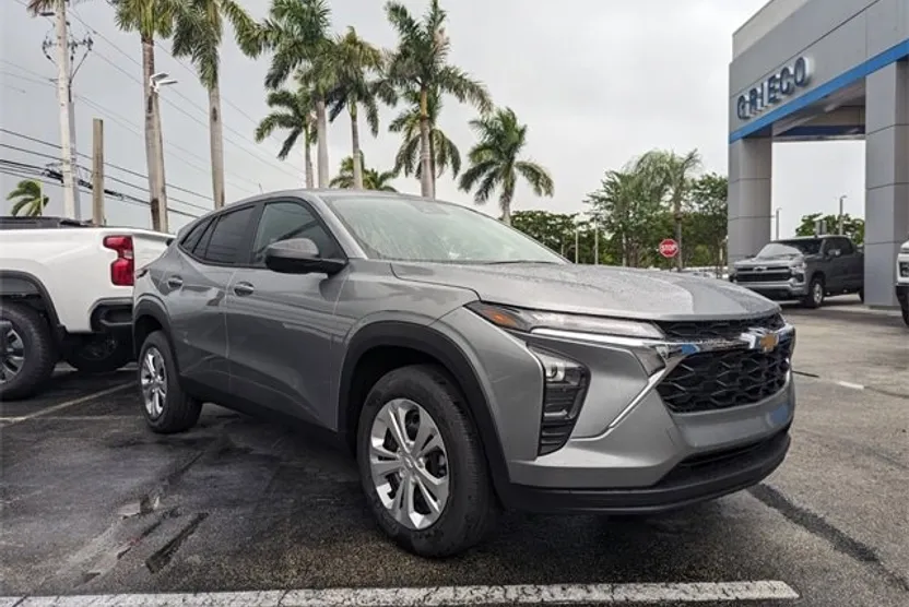 2026 Chevrolet Trax LS photo 1