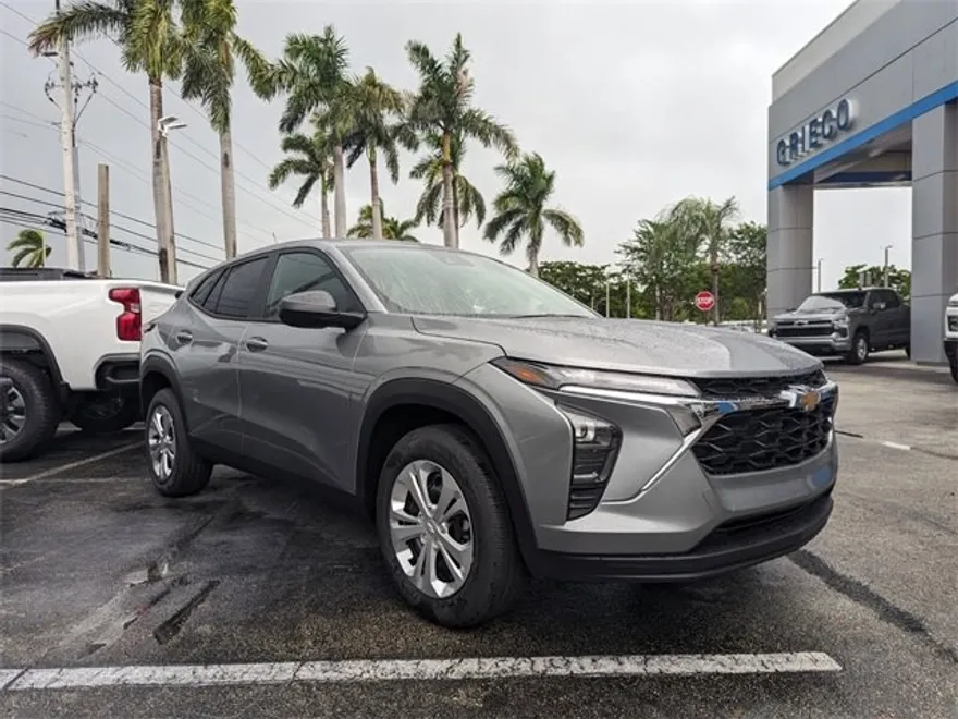 2026 Chevrolet Trax LS photo 1
