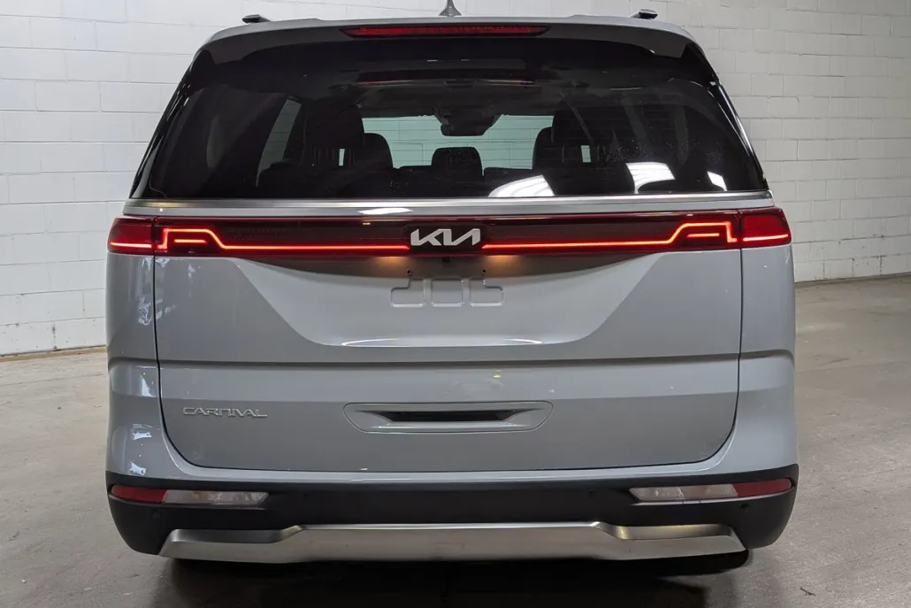 2024 Kia Carnival SX Prestige photo 1