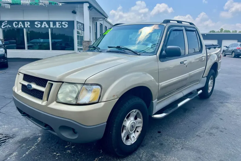 2003 Ford Explorer Sport Trac XLT photo 1