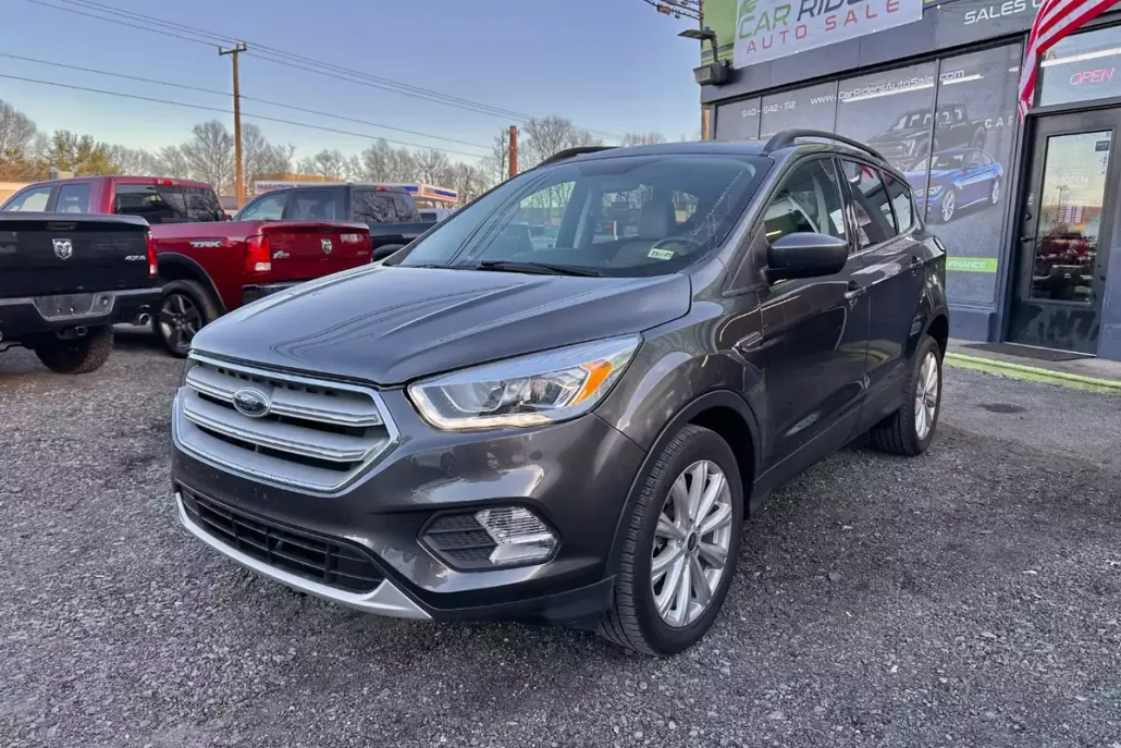 2019 Ford Escape SEL photo 1