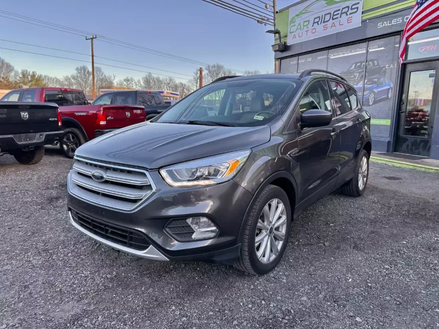 2019 Ford Escape SEL photo 1
