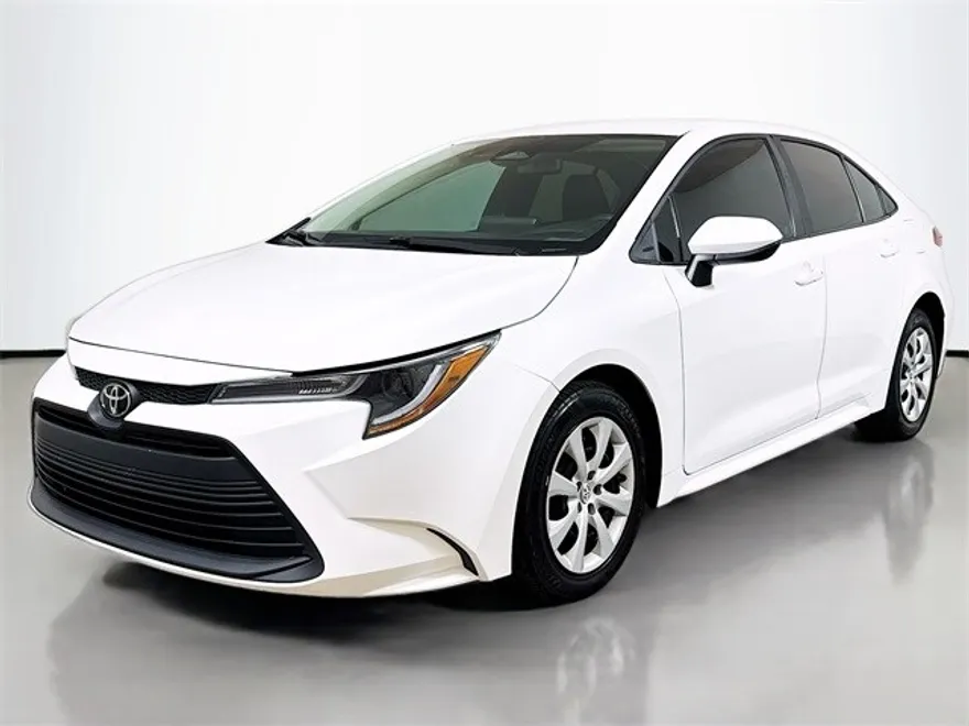 2023 Toyota Corolla LE photo 1