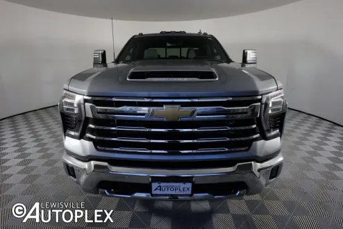 2025 Chevrolet Silverado 2500HD LTZ photo 2