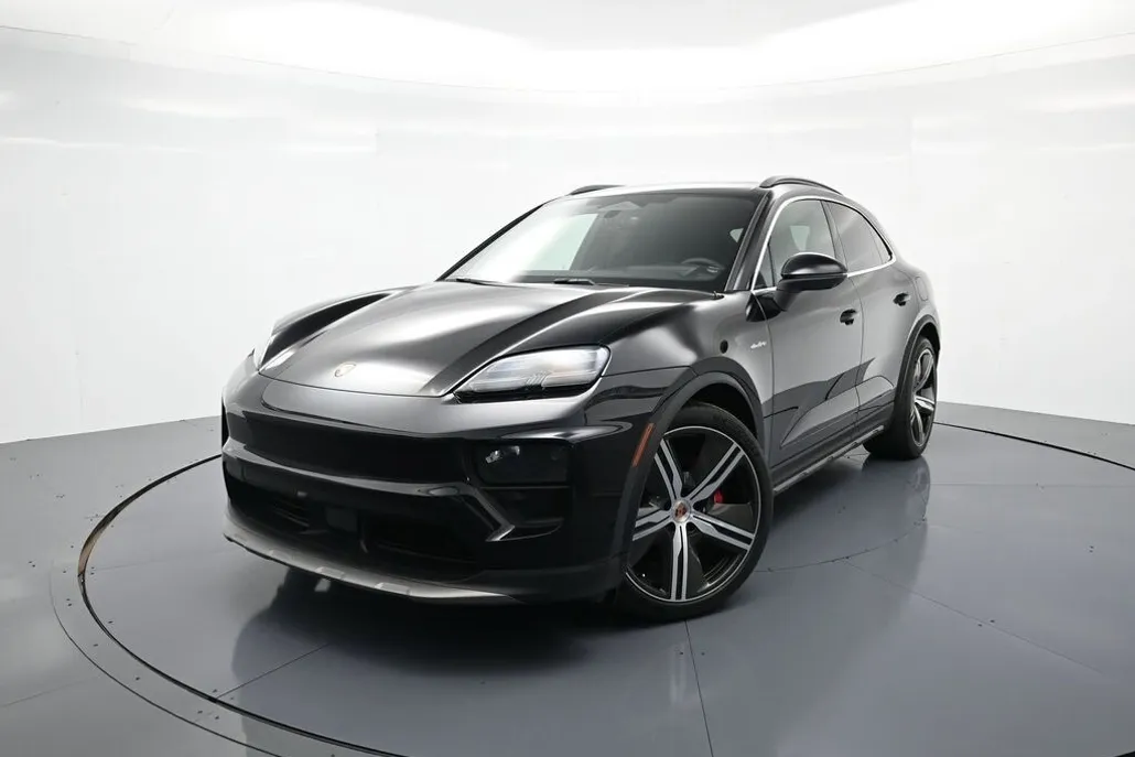 2025 Porsche Macan Electric photo 1