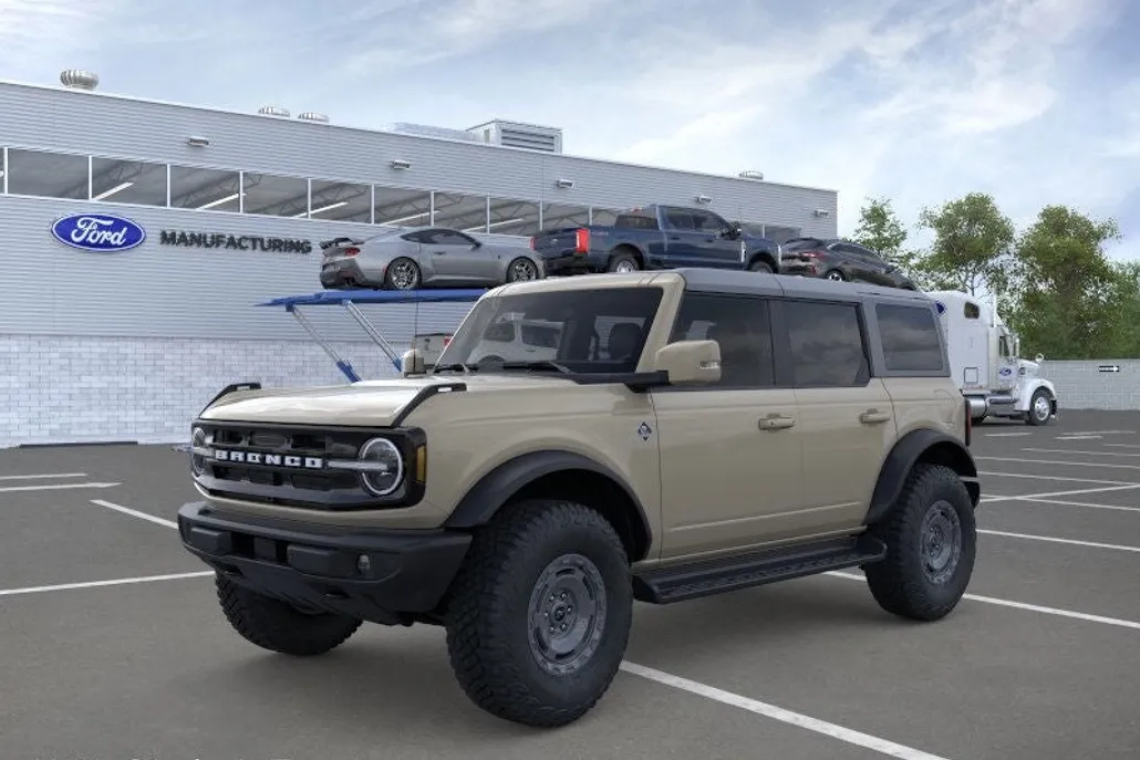 2025 Ford Bronco Outer Banks photo 1