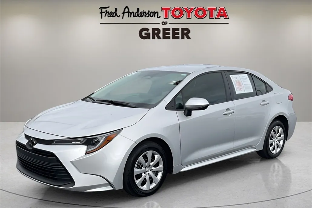 2025 Toyota Corolla LE photo 1