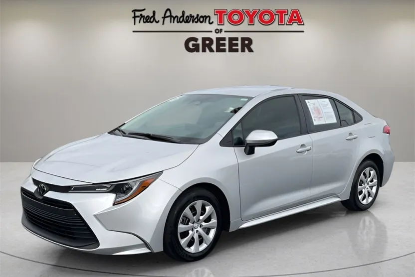 2025 Toyota Corolla LE photo 1