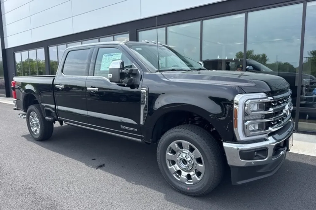 2025 Ford F-350 Lariat photo 1