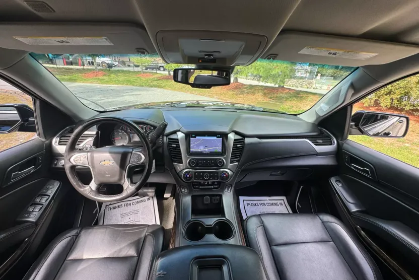 2017 Chevrolet Suburban LT photo 1