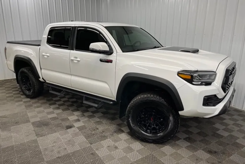 2020 Toyota Tacoma TRD Pro V6 photo 1