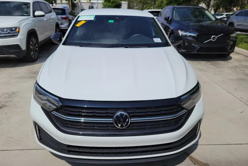2024 Volkswagen Jetta 1.5T Sport photo 1