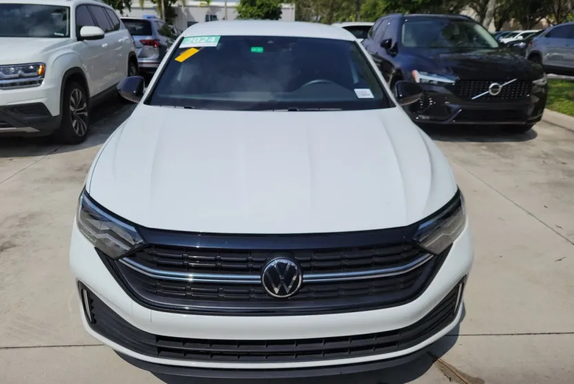 2024 Volkswagen Jetta 1.5T Sport photo 1