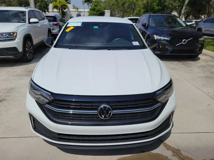 2024 Volkswagen Jetta 1.5T Sport photo 1