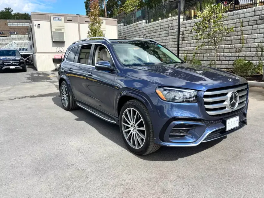 2025 Mercedes Benz GLS 580 4MATIC photo 1