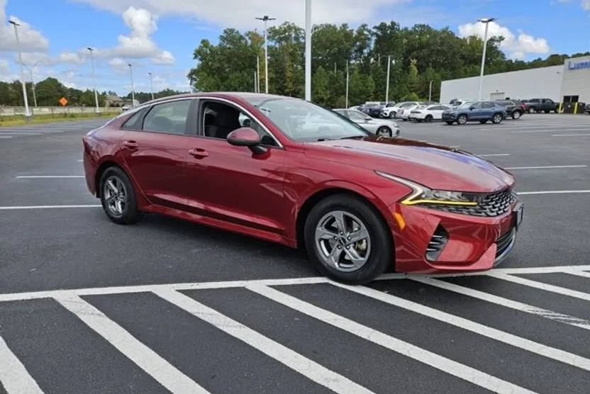 2023 Kia K5 LXS photo 1