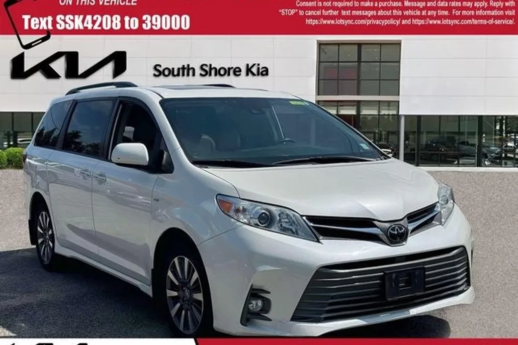 2020 Toyota Sienna XLE Premium photo 1