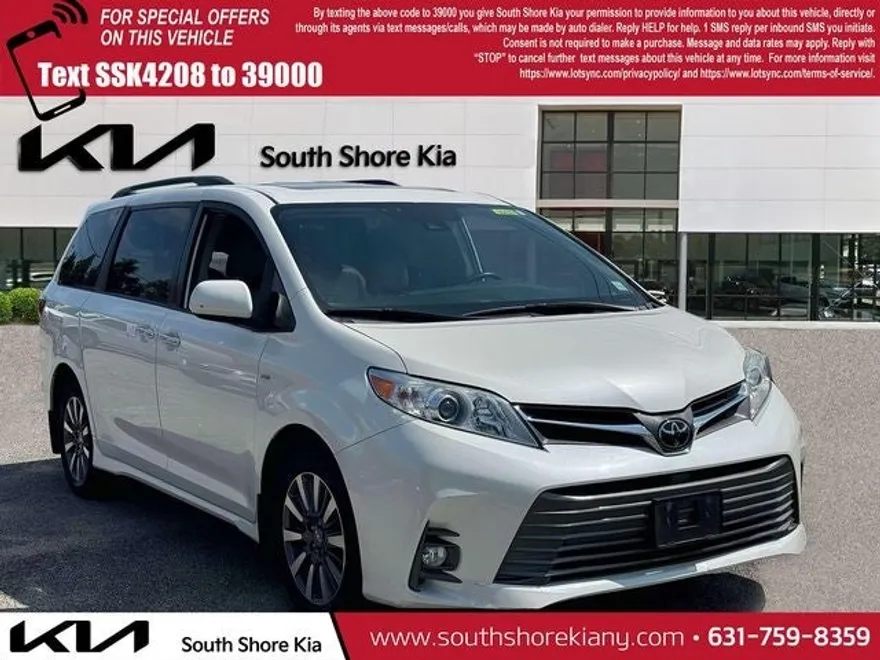 2020 Toyota Sienna XLE Premium photo 1