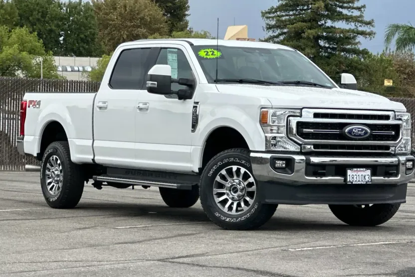 2022 Ford F-350 Lariat photo 1