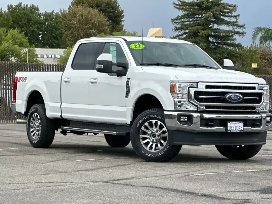 2022 Ford F-350 Lariat photo 1