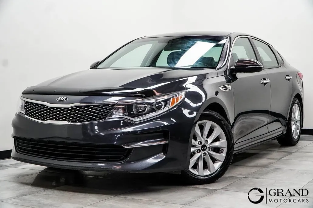 2018 Kia Optima EX photo 1
