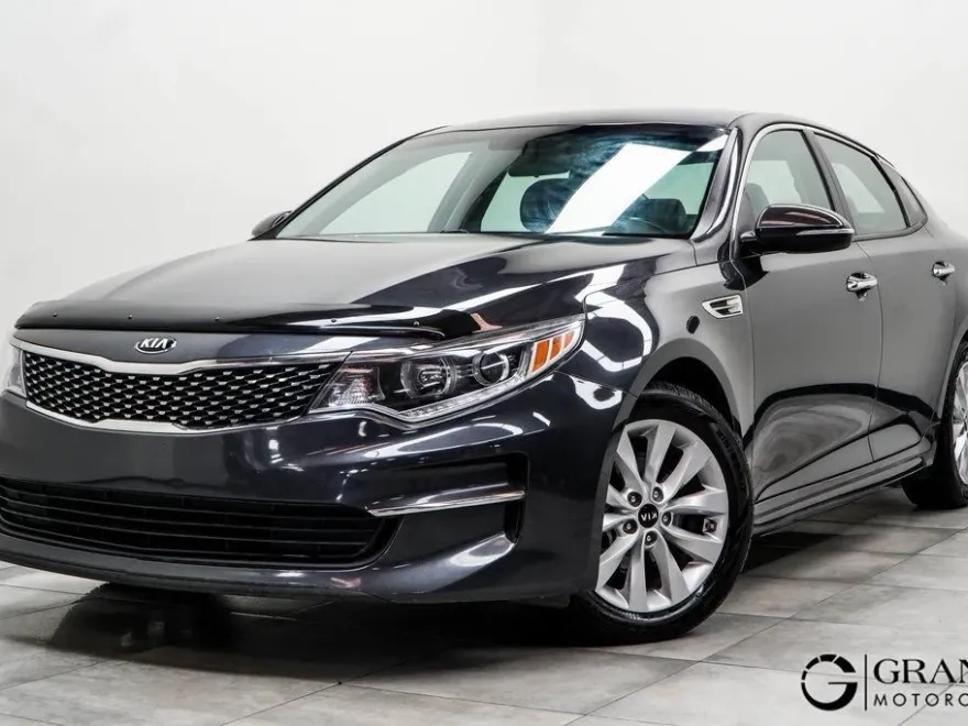 2018 Kia Optima EX photo 1