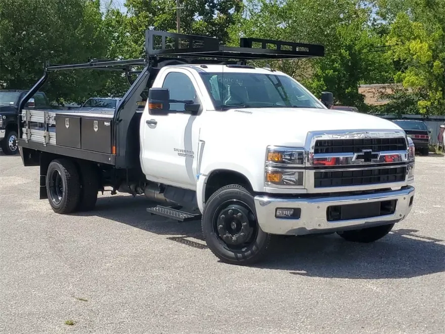 2022 Chevrolet Silverado 5500HD Work Truck photo 1
