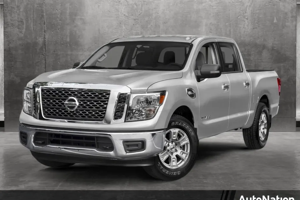 2019 Nissan Titan SV Crew Cab photo 1