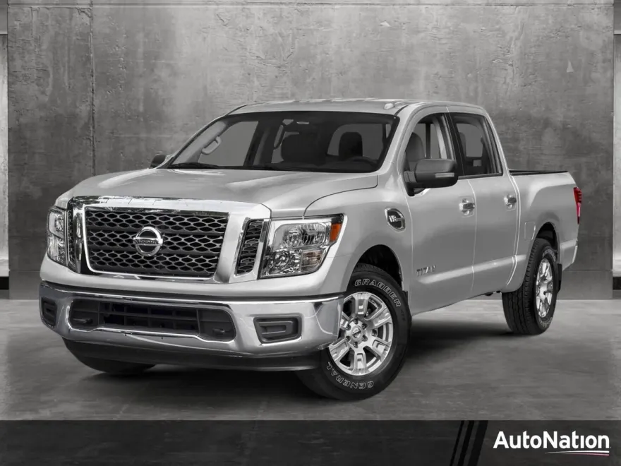2019 Nissan Titan SV Crew Cab photo 1