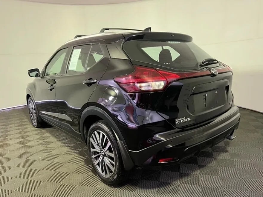 2022 Nissan Kicks SV photo 1