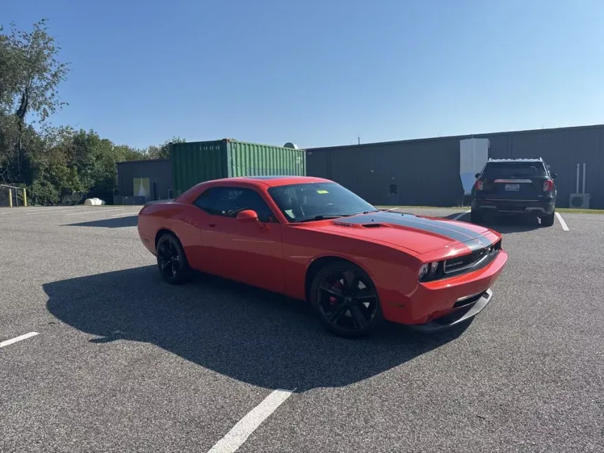 2010 Dodge Challenger SRT8 photo 1