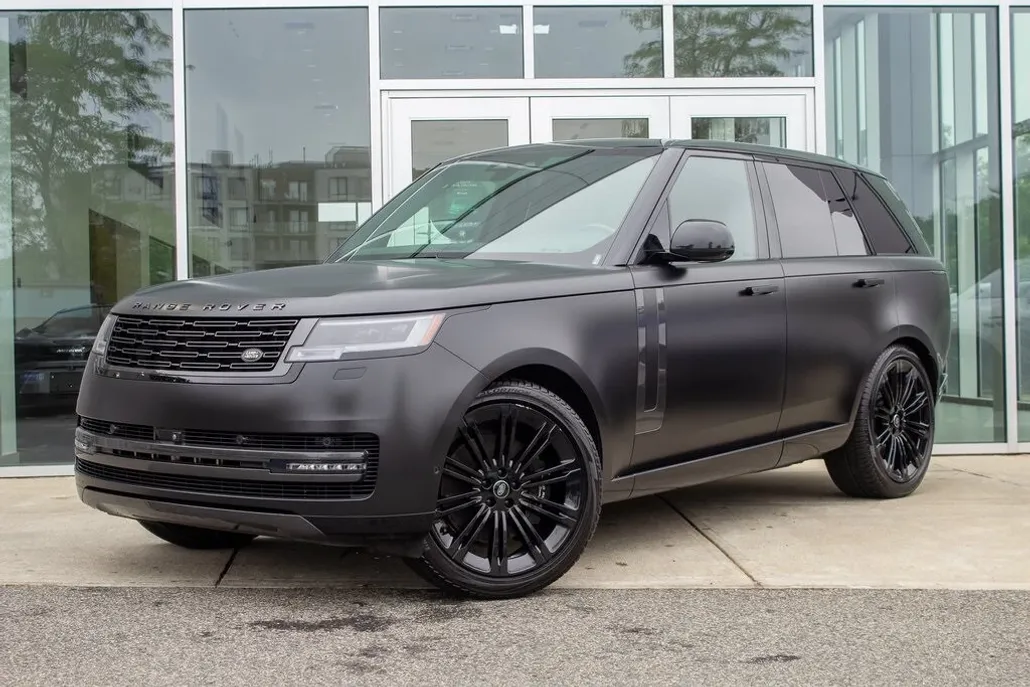 2024 Land Rover Range Rover SE photo 1