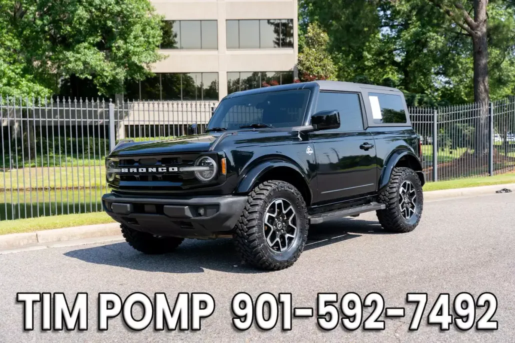 2023 Ford Bronco Outer Banks photo 1