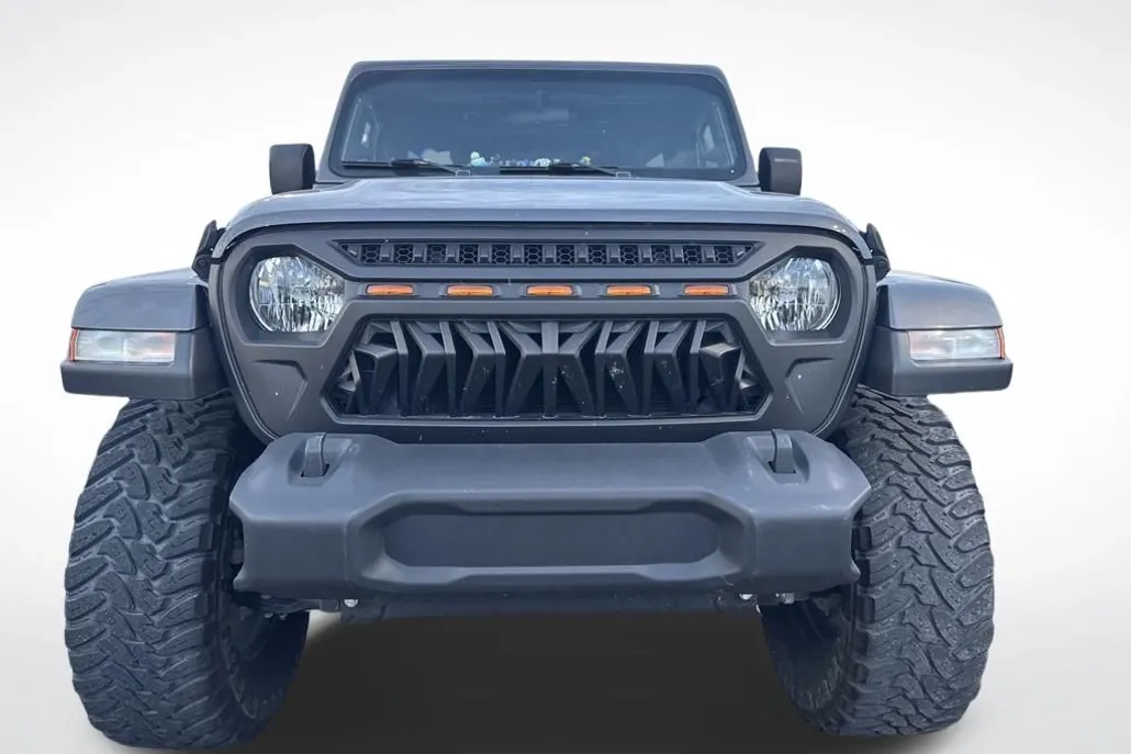 2021 Jeep Wrangler Unlimited Sahara photo 1