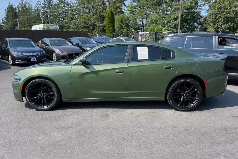 2018 Dodge Charger SXT Plus photo 1