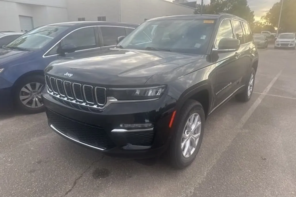 2022 Jeep Grand Cherokee Limited photo 1