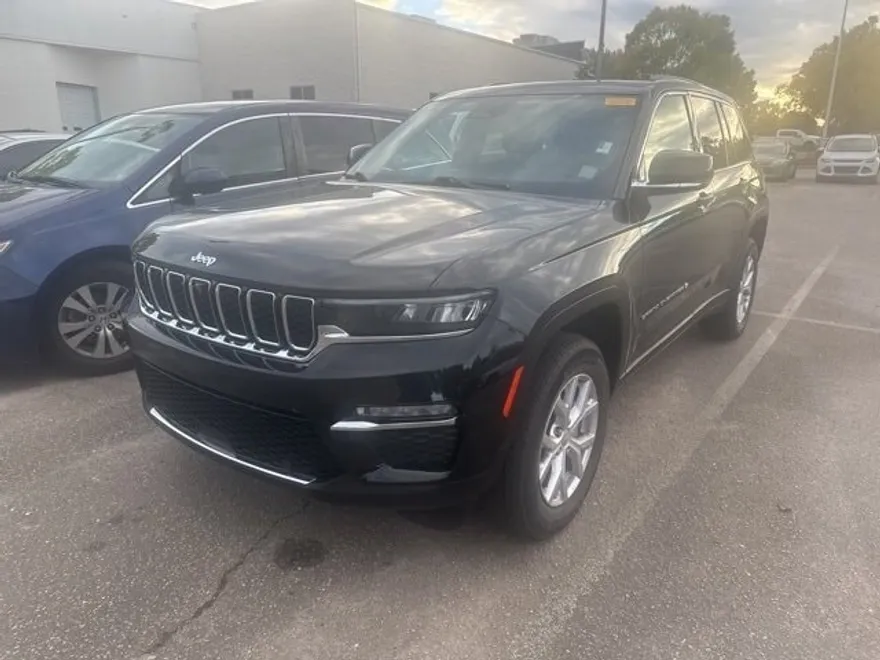 2022 Jeep Grand Cherokee Limited photo 1