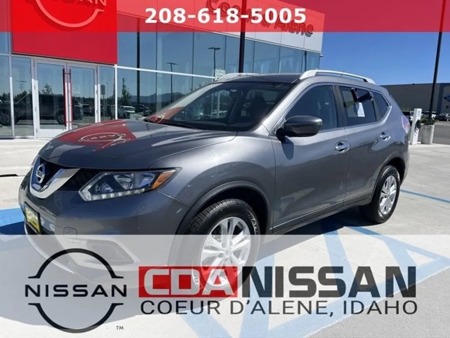 2016 Nissan Rogue SV photo 1
