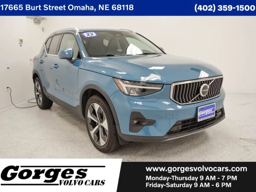 2023 Volvo XC40 AWD Plus photo 1
