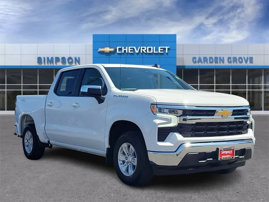 2025 Chevrolet Silverado 1500 LT photo 1