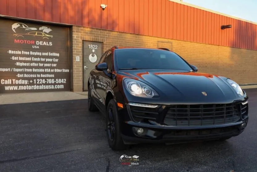 2018 Porsche Macan Base photo 1