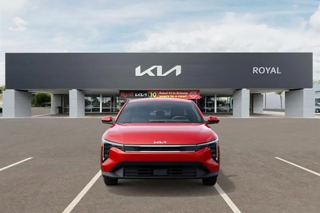 2025 Kia K4 LXS photo 1