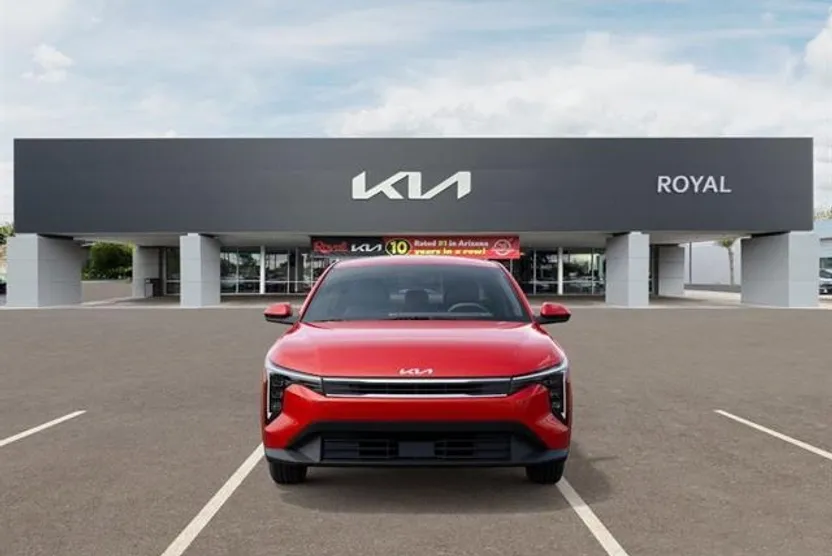 2025 Kia K4 LXS photo 1