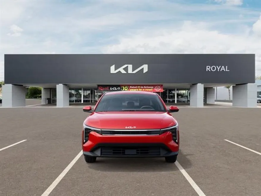 2025 Kia K4 LXS photo 1