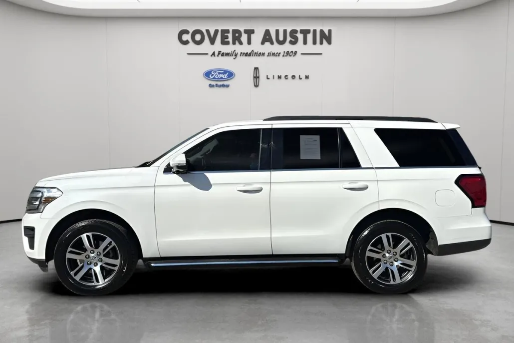 2022 Ford Expedition XLT photo 1