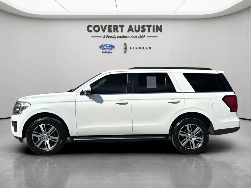 2022 Ford Expedition XLT photo 1
