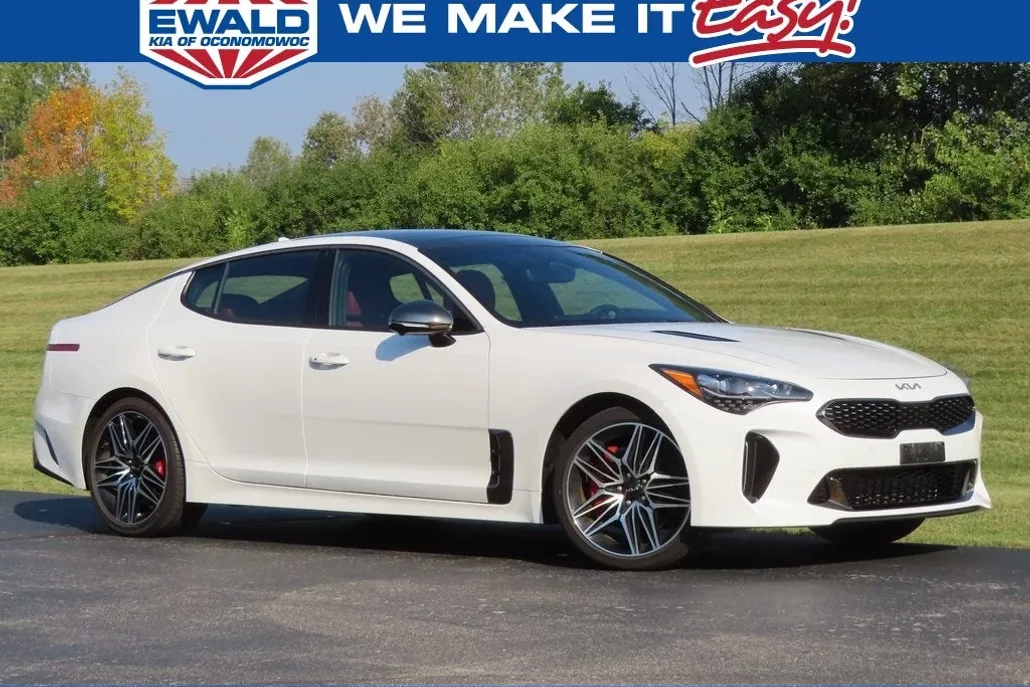 2023 Kia Stinger GT2 photo 1