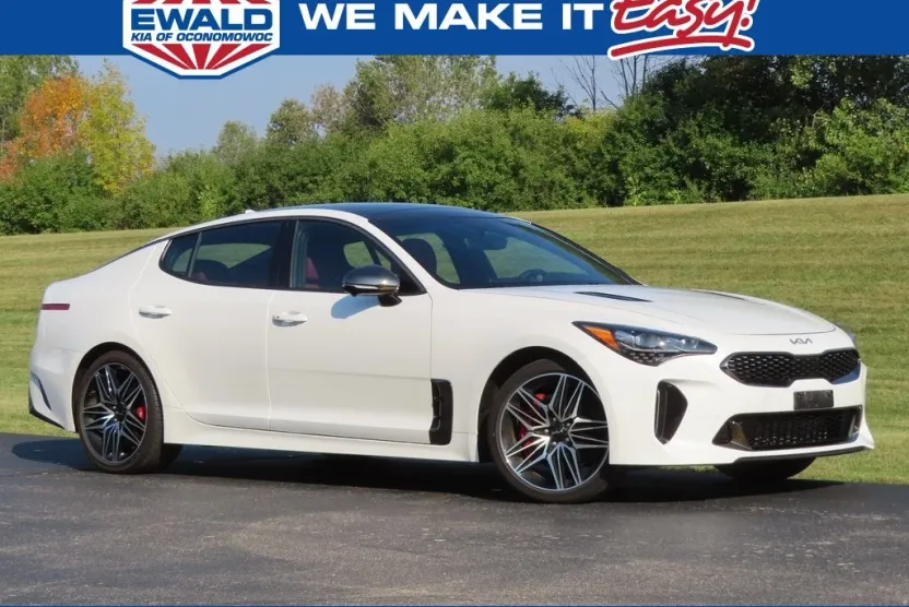 2023 Kia Stinger GT2 photo 1
