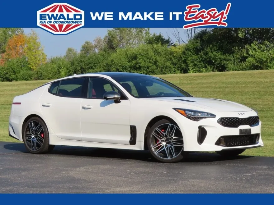 2023 Kia Stinger GT2 photo 1