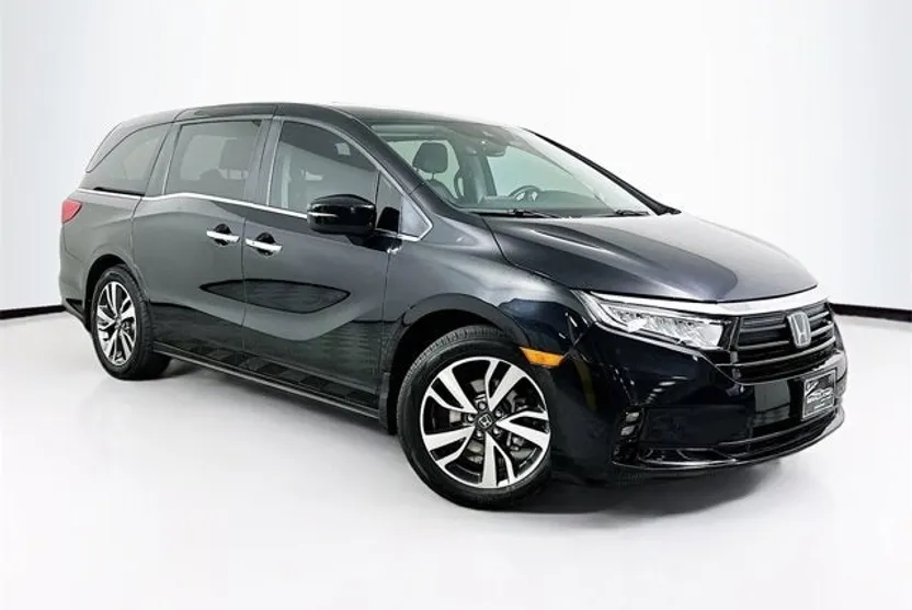 2023 Honda Odyssey Touring photo 1